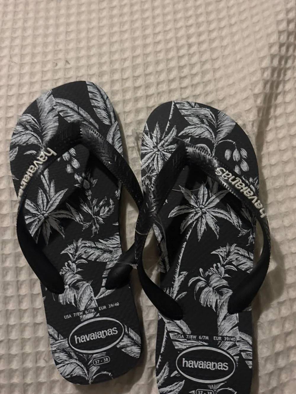 Havaianas Black Tropical Flip Flops